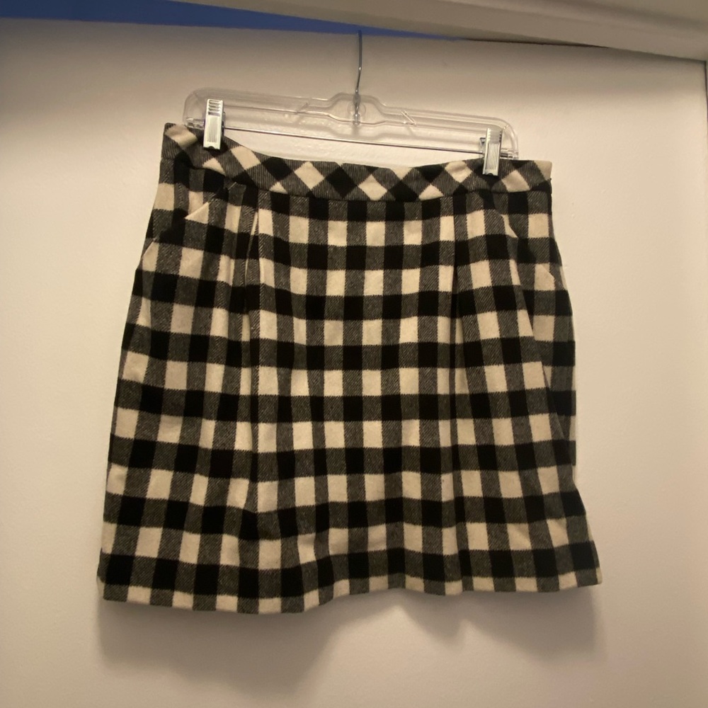 Club Monaco black and white skirt.